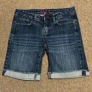 Jeans shorts by ELLE. 💗